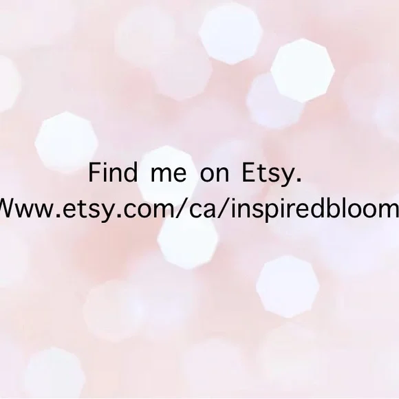 Mrs. Doubtfire Enamel Pin - Picture 5 of 5